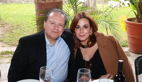  Juan Carlos Barrón y Mariana Azcargota.