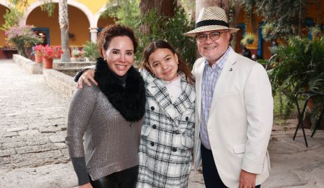  Aida Blanco, Majo Aguirre y Erasto Aldrett.