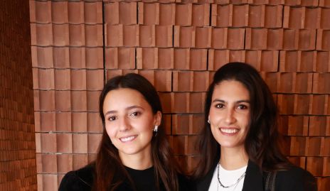  Cristina Nava y  Natalia Gárate.