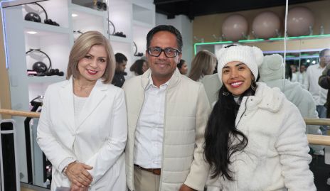 Elvia Magaña, Pepe Hernández y Deyanira Tovar.