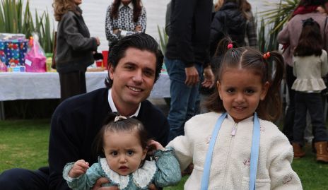  Gerardo y Triana Serrano con Lucila Azcárate.