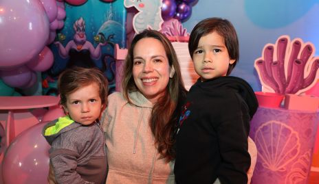  Carlo Alonso, Daniela Camacho y Julián Alonso.