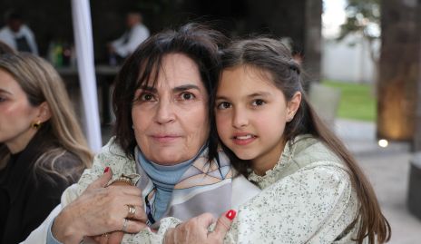  Teresa del Pozo con su nieta Marina Rosillo.