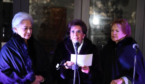  Coco Escartín, Guillermina Anaya y Lynette Pizzuto, abuelas de los novios.