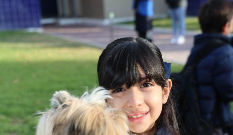 María Paula López con su mascota Muffin.