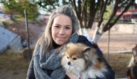  Michelle Zarur con su mascota Matilda.