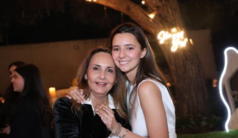  Cristina Villalobos y Cristina Nava.