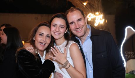 Cristina Villalobos, Cristina Nava y Luis Nava.