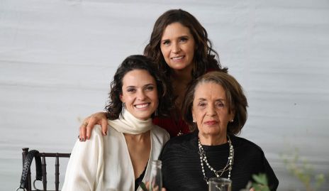  3 Generaciones Cayetana Gómez, Claudia Martínez y Martha Abaroa.