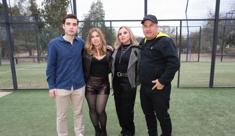  Jürgen Heinze, Danna Heinze, Carla Saucedo y Carlos Heinze.
