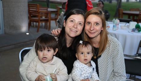  Sara Artolózaga, Claudia García, Tadashi y Ale García.
