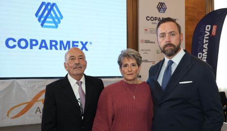  Ariel Vega, Ana María Abascal y Álvaro Gordoa.