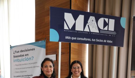  Odette García y Eliana Ramírez.