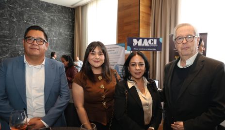  Norberto Cueto, Lucero Luna, Ivette Larrea e Ignacio Gómez.