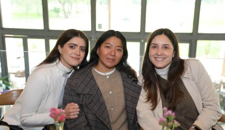  Paola Gutiérrez, Ana Meche Cifuentes y Miriam Díaz Infante.