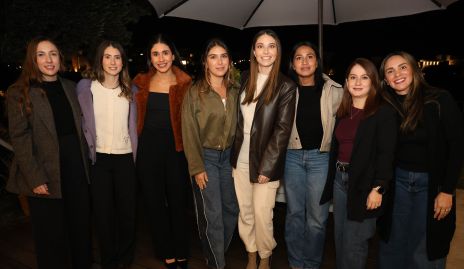  Sofía Hernández con sus amigas.