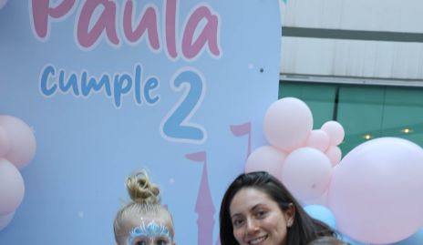  Nayelli Maya con sus hijos Paula y Pablito Zendejas.