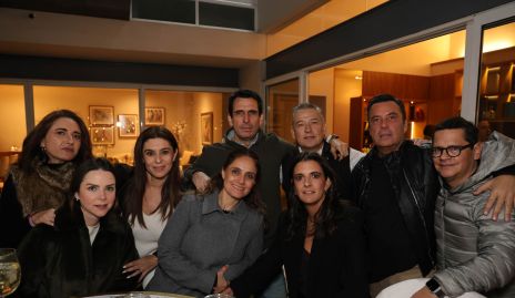  María José Abaroa, Sofía Valladares, Karina Hernández, Viviana Navarro, Javier Fernández, Puy Galán, Daniela Rivero, David Lozano y  Checo Quibrera.