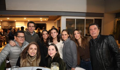  Checo Quibrera, Javier Fernández, María José Abaroa, Daniela Rivero, Daniela Galán, Sofía Valladares, Viviana Navarro, Marcela Rivero y David Lozano.