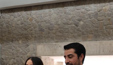  Natalia Navarro y José Manuel Lázaro, papás de Lourdes.