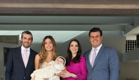  Jerónimo Labastida, María José Macías, Sofía Álvarez, Mauricio Labastida y Ana Victoria Labastida con Mauricio.