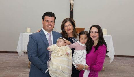  Mauricio Labastida, Marus Hernández, Ana Victoria Labastida y Sofía Álvarez con Mauricio.