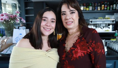  Nuria Ledezma con su suegra Beatriz Canseco.