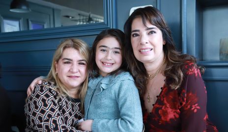  Carmenchu, Macarena Auces y Beatriz Canseco.