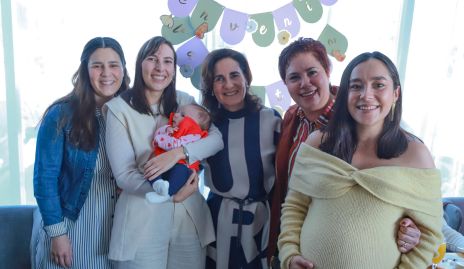 María José Raymond, Cristina Ledezma, Lucía Isabel de la Parra, Tere Raymond, Cony Saiz y Nuria Ledezma.