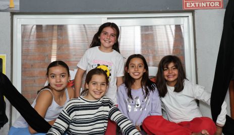 Andrea, Paula, María José, Julia y Sofi.