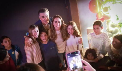  José Antonio Leos y Nardine Chevaile con sus hijos Luciana, José Antonio y Natalia.