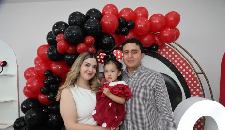  Paola Padilla, Regina y Roberto Juárez.