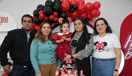  Fernando Juárez, Laura Juárez, Regina Juárez, María Fernanda y Mónica Padilla.