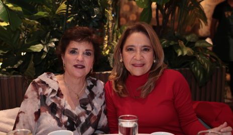  Lorena Maza y Alicia de la Rosa.