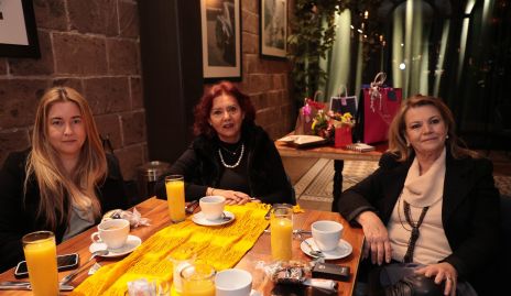  Marcela Martínez, Pilar Castro y Martha Zapata.