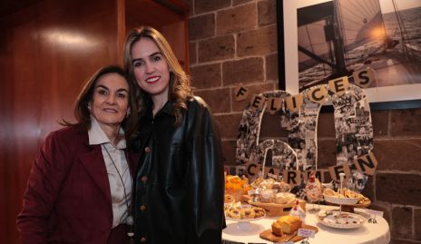  Carmen Zapata y María José.