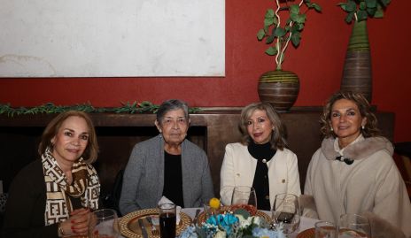  Rocío Mirabal, Nena Ambriz y Alma de Rodríguez.