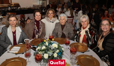  Martha Elena Peña de Foyo, Susana de la Cuadra, Isabel Hernández, Mercedes Dávalos y Griselda Moncada de Fernández.
