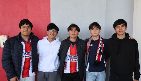  José María Bravo, Fraancisco Martínez, Patricio Torres, Eduardo Cisneros, y José Miguel.