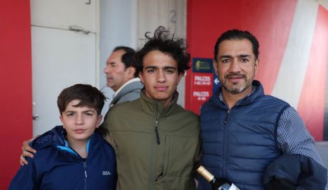  Sebastián, Miguel y Miguel Ángel  Castañón.