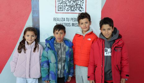  Pía, Mateo, Santiago y Emiliano.