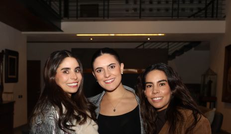  Chiode la vega, Paulina Suarez y María de Rejon.