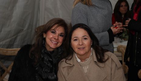  Elia de Padilla y Claudia Alvarez.
