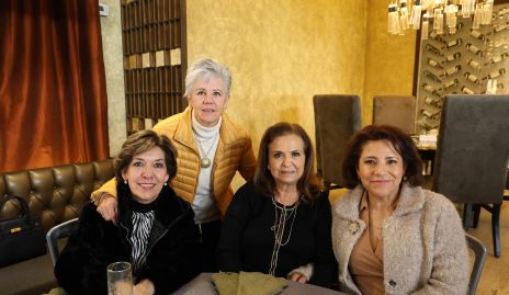  Coco Botello, Flora Martínez, Dora Cabrera y Yolanda Martínez.