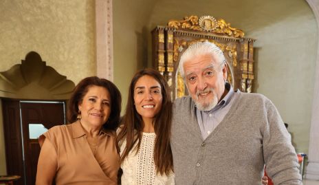  Yolanda Martínez y Felipe Botello con su hija Adry.