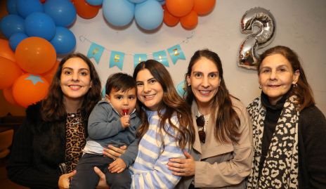  Isa Castelo, Alonso Valdés, Lu, Ceci y Luchi Castelo.