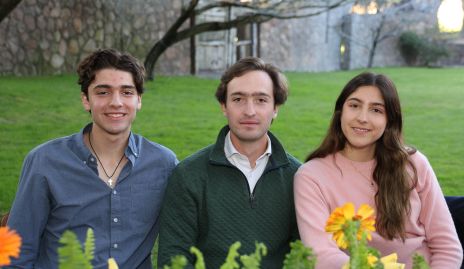  Santiago Morales, Diego Castro y Julia Morales.