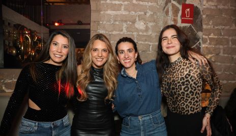  Gaby Carrillo, Priscila González, María José Martínez y Ximena Rodríguez.