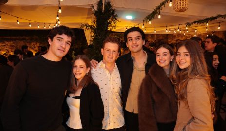  Mario Macías con sus amigos.