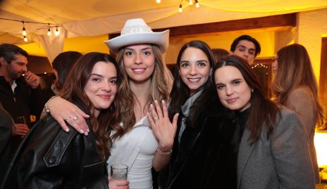  Inés Macías, María José Macías, Sofía Alvarez y Maite Soberón.